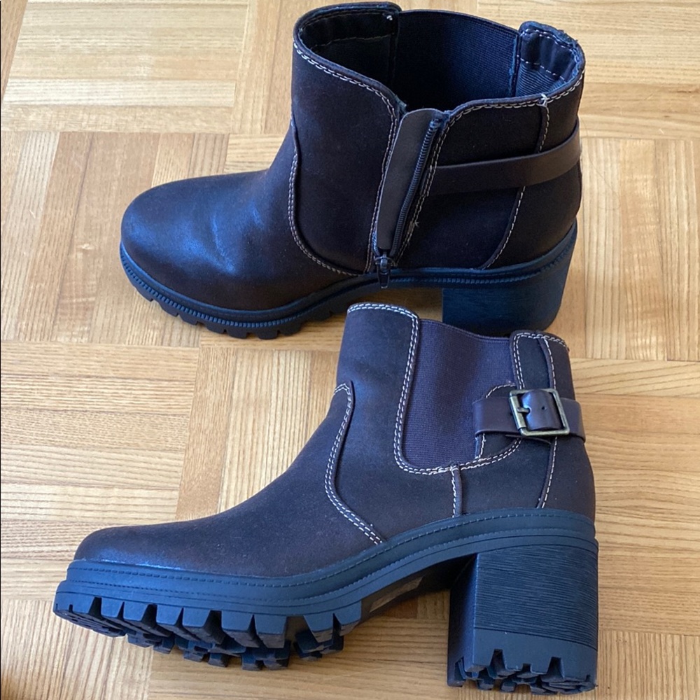 Soda Black Ankle Boots with Chunky Heel and Side Zipper